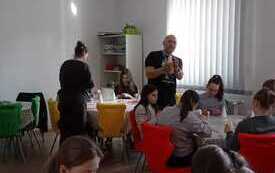 Wyjazd integracyjny do kina i na warsztaty wielkanocne 56