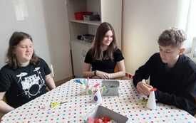 Wyjazd integracyjny do kina i na warsztaty wielkanocne 69