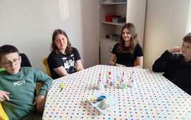 Wyjazd integracyjny do kina i na warsztaty wielkanocne 73