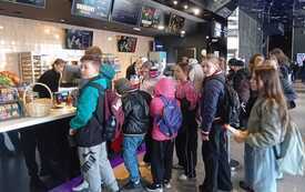 Wyjazd integracyjny do kina i na warsztaty wielkanocne 79