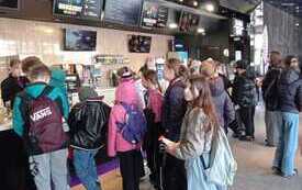 Wyjazd integracyjny do kina i na warsztaty wielkanocne 80