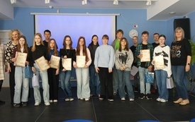 Zmagania naszych uczni&oacute;w w VII Międzyszkolnym Konkursie Frazeologicznym "Liczę się ze słowami" 2