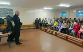 Wizyta funkcjonariuszy służby więziennej  8