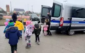 Wizyta funkcjonariuszy służby więziennej  16