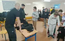 Wizyta funkcjonariuszy służby więziennej  42