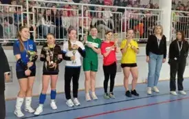 I WIOSENNY TURNIEJ "CZW&Oacute;REK" SIATKARSKICH DZIEWCZĄT O PUCHAR W&Oacute;JTA GMINY EŁK   W NOWEJ WSI EŁCKIEJ 13