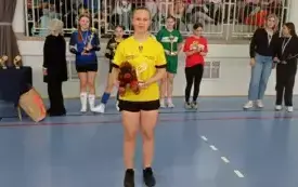 I WIOSENNY TURNIEJ "CZW&Oacute;REK" SIATKARSKICH DZIEWCZĄT O PUCHAR W&Oacute;JTA GMINY EŁK   W NOWEJ WSI EŁCKIEJ 15