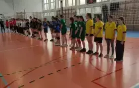 I WIOSENNY TURNIEJ "CZW&Oacute;REK" SIATKARSKICH DZIEWCZĄT O PUCHAR W&Oacute;JTA GMINY EŁK   W NOWEJ WSI EŁCKIEJ 17
