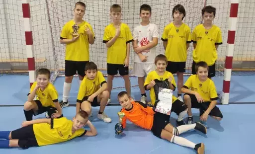 Zdjęcie do Mikołajkowy Turniej Piłki Nożnej