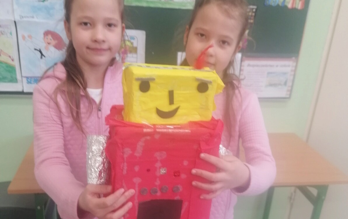 Zdjęcie do Zajęcia plastyczno - techniczne w kl. 2