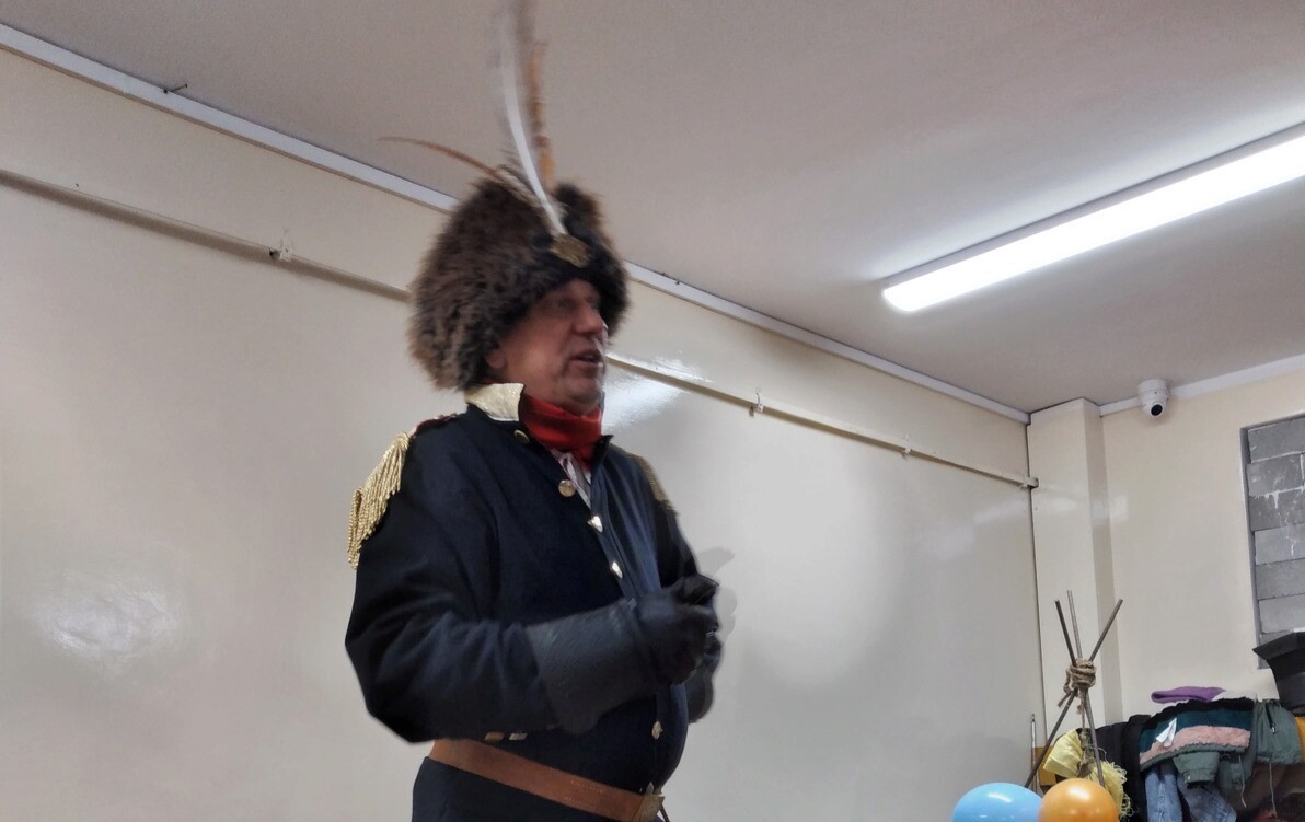 Zdjęcie do Kolejna &bdquo;żywa&rdquo; lekcja historii z panem Jacentym Ordowskim