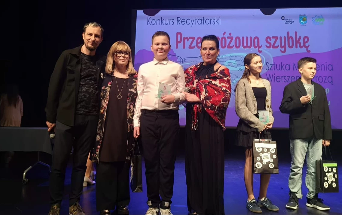 Zdjęcie do Laureat Konkursu &quot;Przez r&oacute;żową szybkę&quot;
