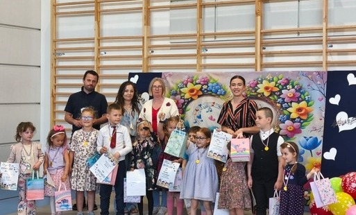 Zdjęcie do Muzyczne laurki dla najwspanialszych Mam! Za nami konkurs piosenki &bdquo;Serduszko dla Mamy&rdquo;